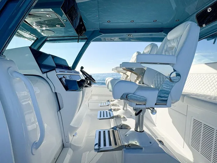  Yacht Photos Pics 2025 Hcb 48 Campeon - Image 15