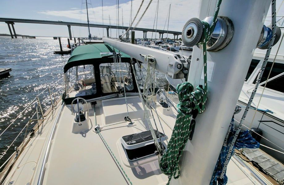 2001 Island Packet 380