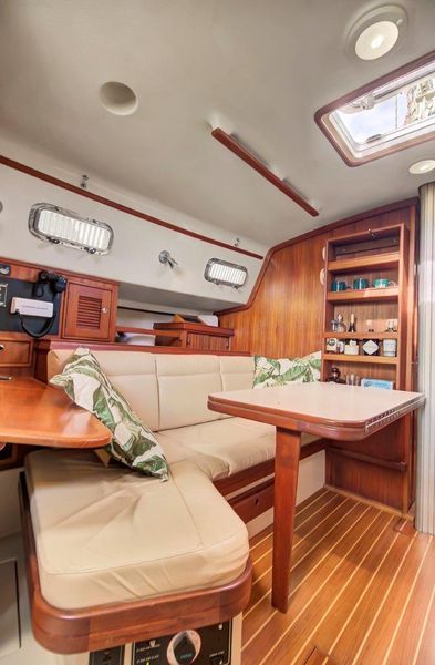 2001 Island Packet 380