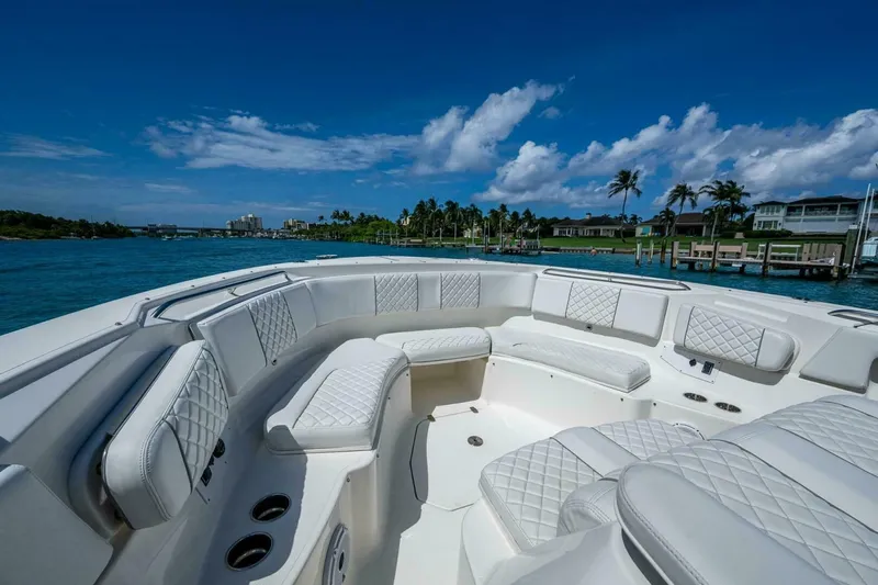 Our Trade Yacht Photos Pics 2021 Pursuit S 378 Sport - Image 32