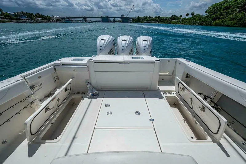 Our Trade Yacht Photos Pics 2021 Pursuit S 378 Sport - Image 17