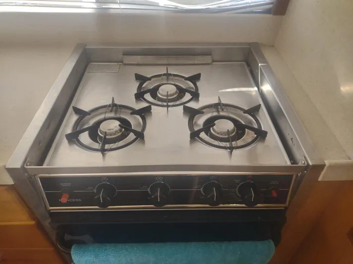 Mcbeth Yacht Photos Pics 