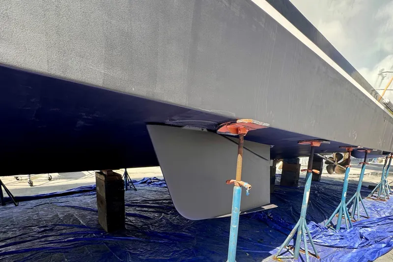 Jule Yacht Photos Pics 2005 Pacific Mariner 85 yacht hull on stands, under maintenance.