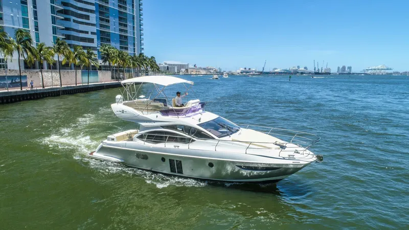  Yacht Photos Pics 2017 Azimut 42 Fly - Image 3