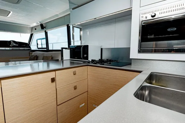 Libert'e Yacht Photos Pics 2020 Fountaine Pajot My6 - Image 22