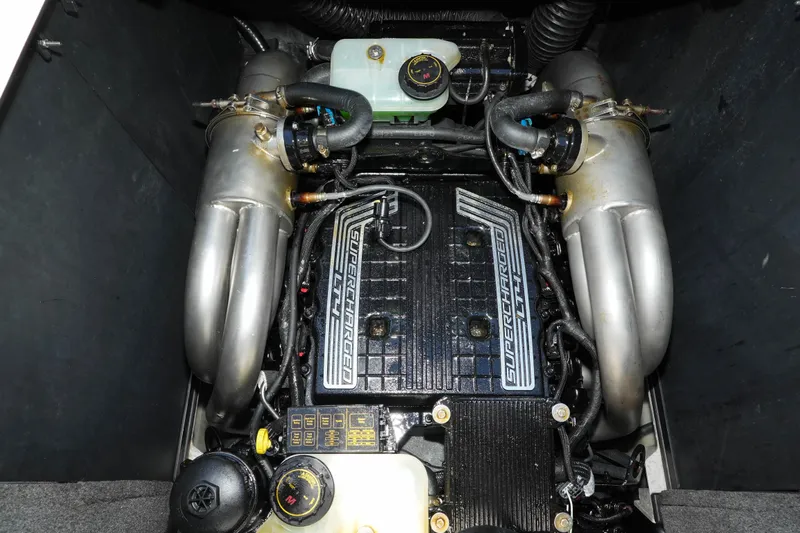  Yacht Photos Pics Engine of 2020 Malibu M240 boat with supercharger and dual exhaust system.