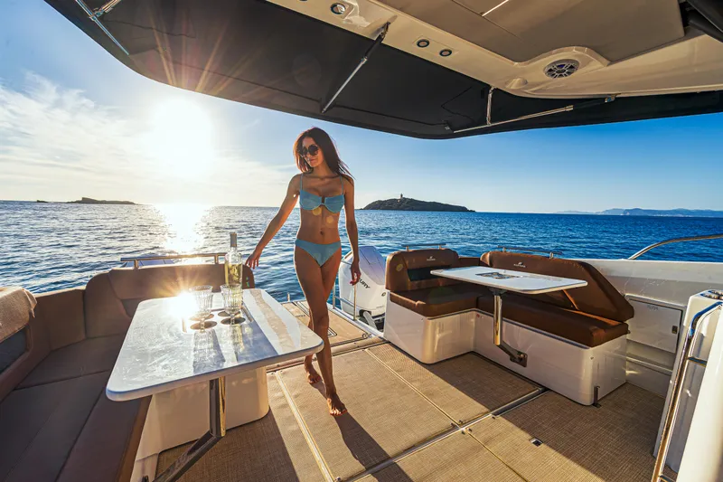 Th 36 Yacht Photos Pics AFT DECK SLIDING BENCHES