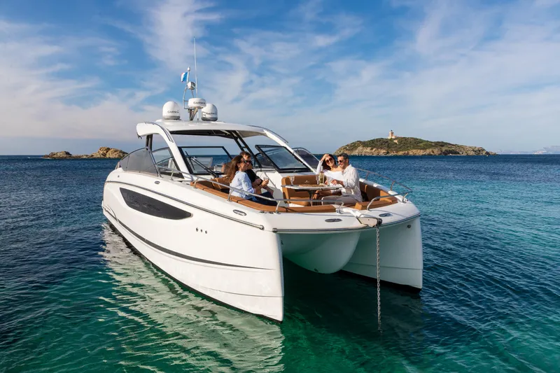 Th 36 Yacht Photos Pics Bow Area