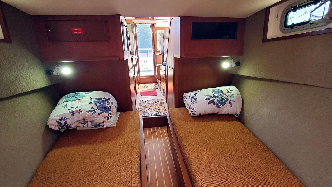 2014 Custom Eco-Trawler 33