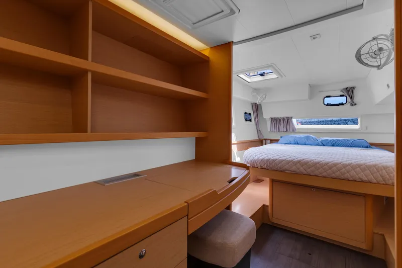 Blue Infinity Yacht Photos Pics 