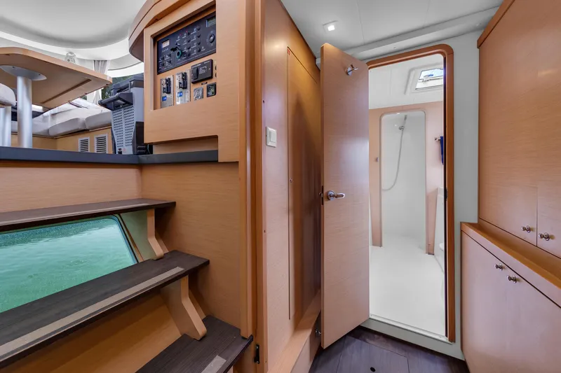 Blue Infinity Yacht Photos Pics 