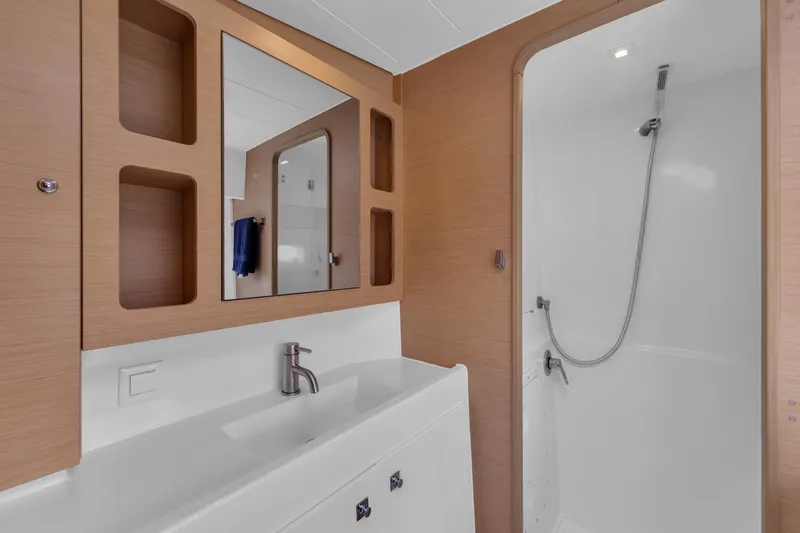 Blue Infinity Yacht Photos Pics 