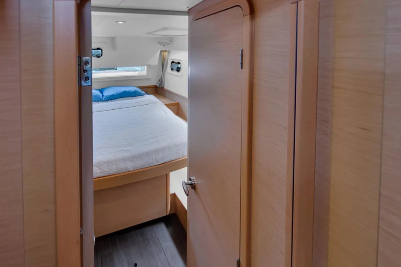 Blue Infinity Yacht Photos Pics 