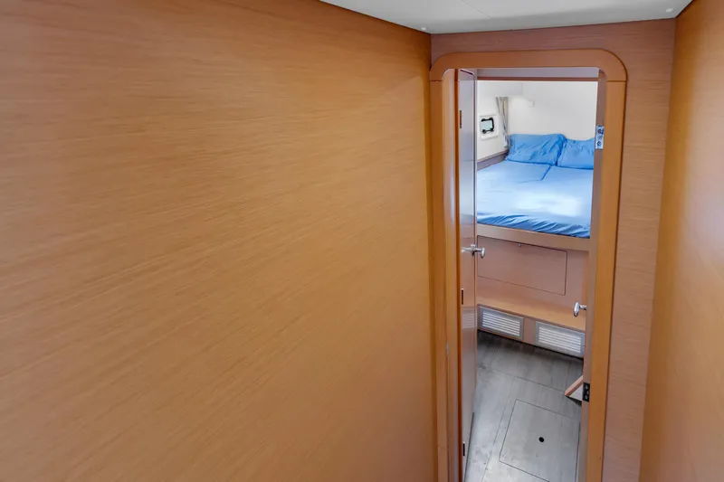 Blue Infinity Yacht Photos Pics 