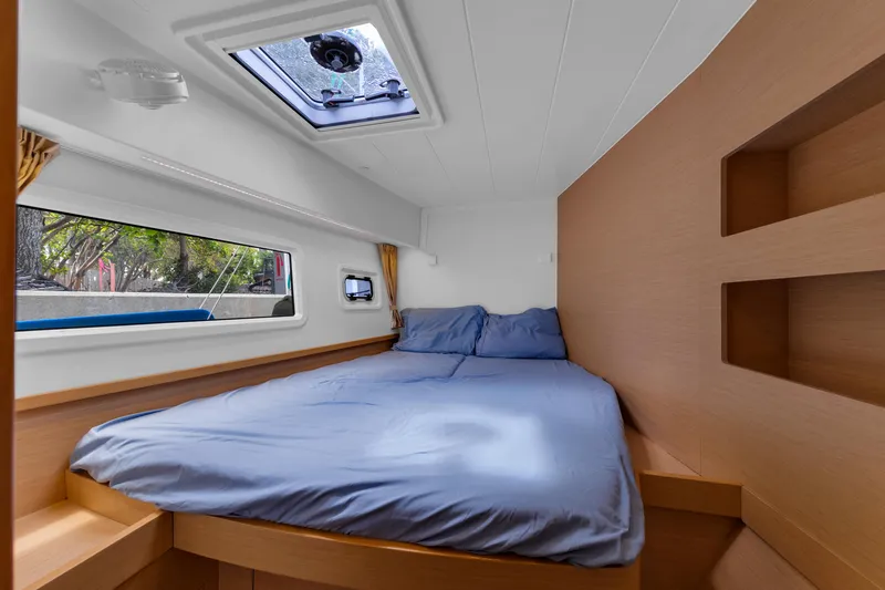 Blue Infinity Yacht Photos Pics 