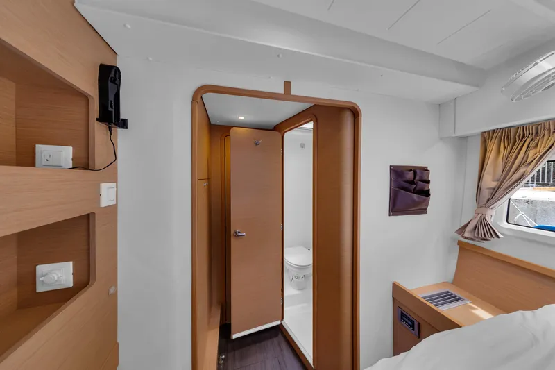 Blue Infinity Yacht Photos Pics 