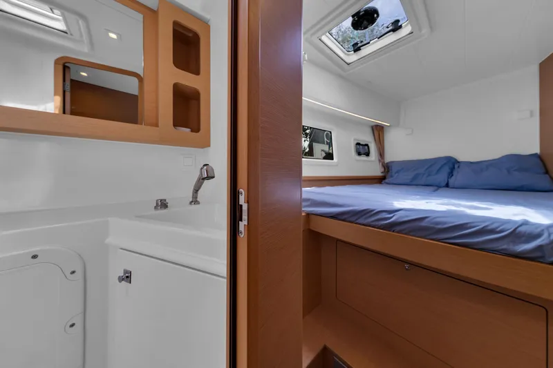 Blue Infinity Yacht Photos Pics 