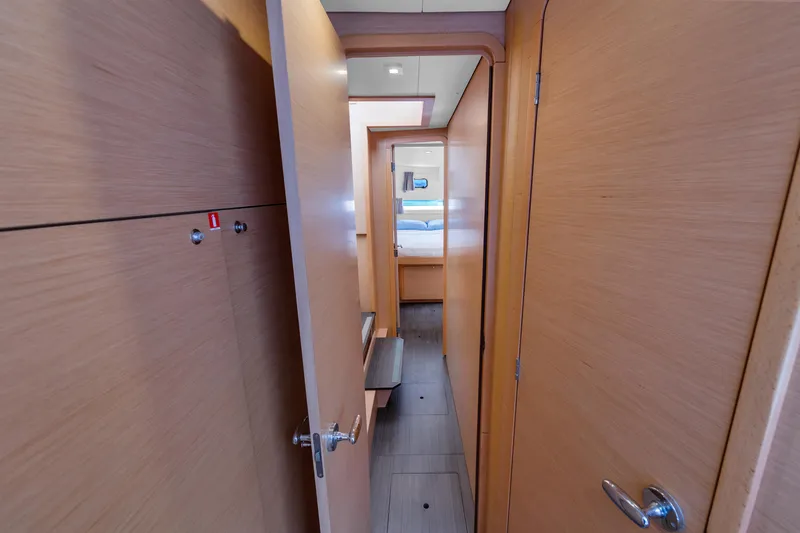 Blue Infinity Yacht Photos Pics 