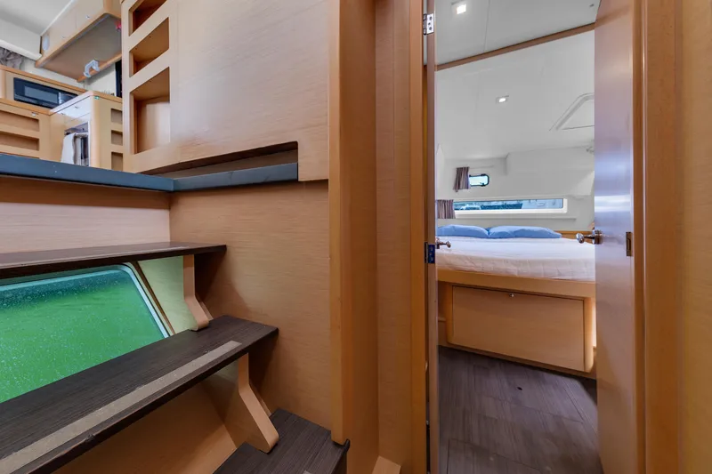 Blue Infinity Yacht Photos Pics 