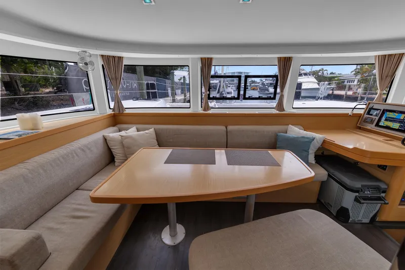 Blue Infinity Yacht Photos Pics 