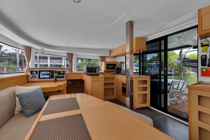 Blue Infinity Yacht Photos Pics 