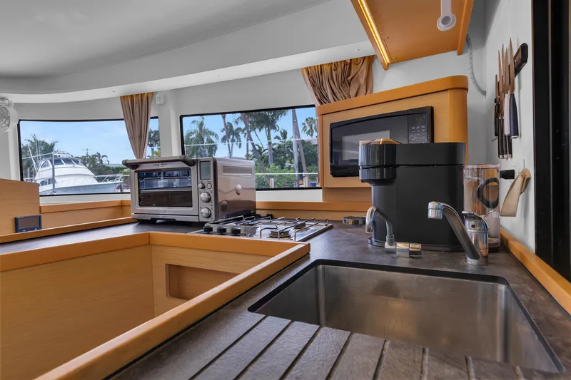 Blue Infinity Yacht Photos Pics 