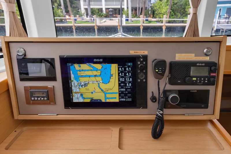 Blue Infinity Yacht Photos Pics 