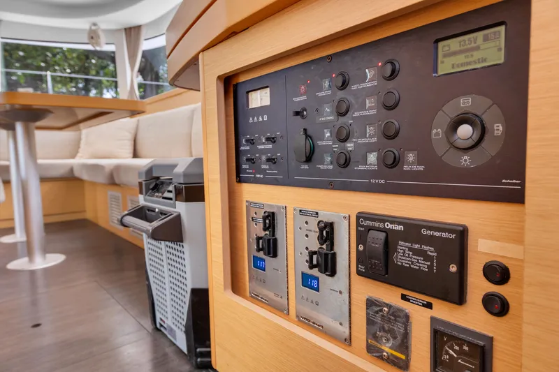 Blue Infinity Yacht Photos Pics 