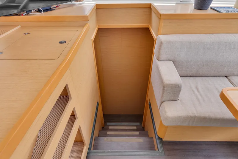 Blue Infinity Yacht Photos Pics 