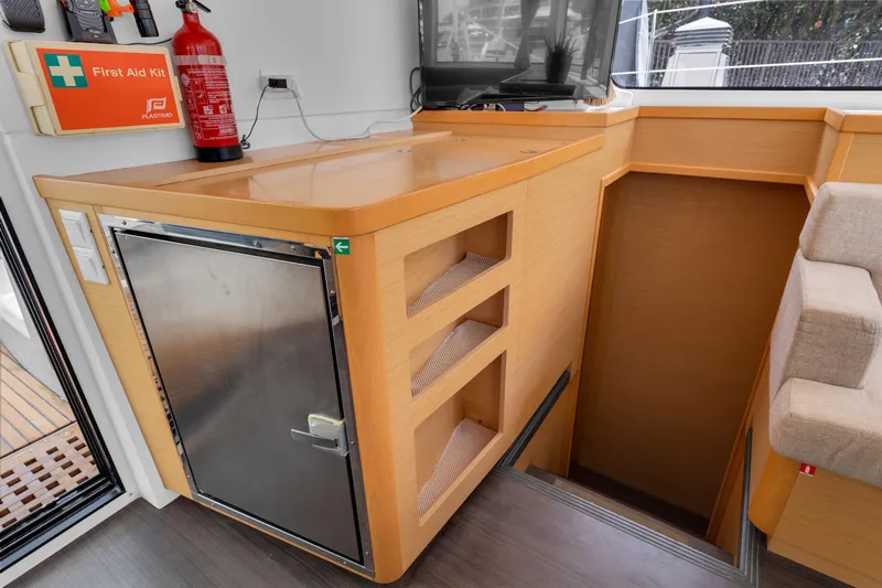 Blue Infinity Yacht Photos Pics 