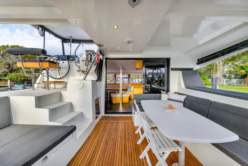 Blue Infinity Yacht Photos Pics 