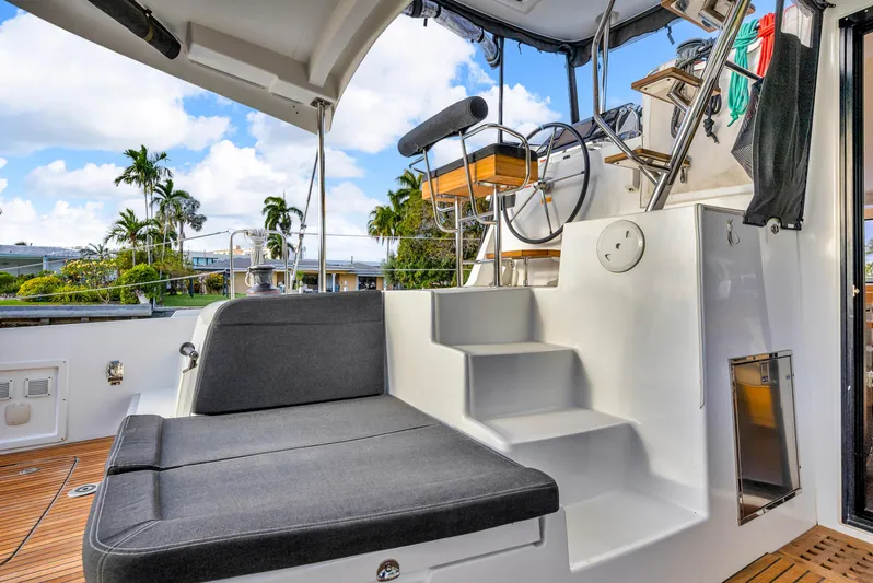 Blue Infinity Yacht Photos Pics 