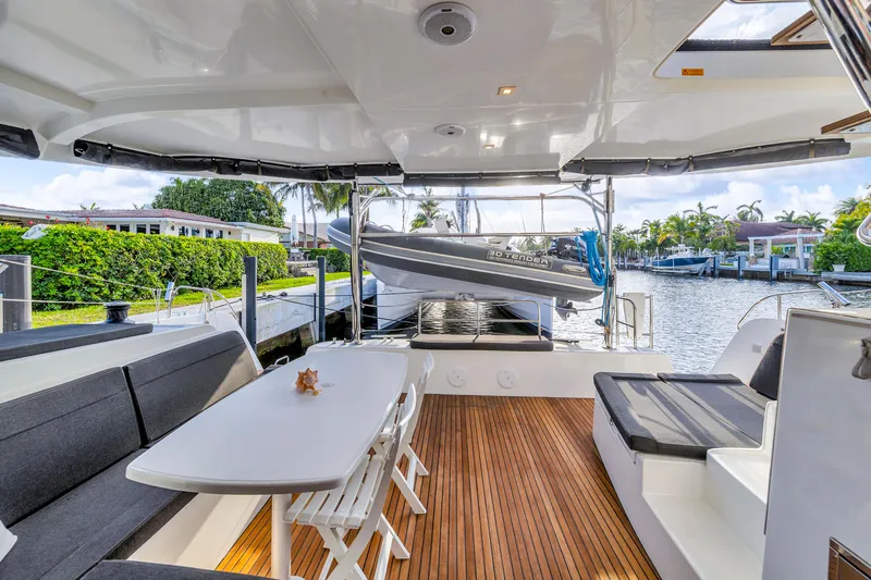 Blue Infinity Yacht Photos Pics 