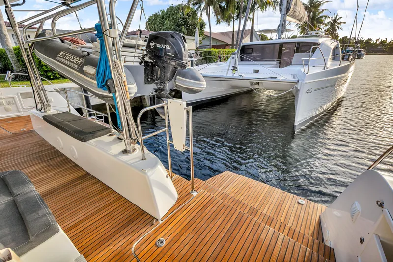 Blue Infinity Yacht Photos Pics 