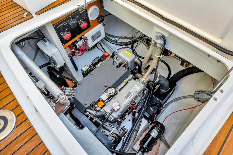 Blue Infinity Yacht Photos Pics 