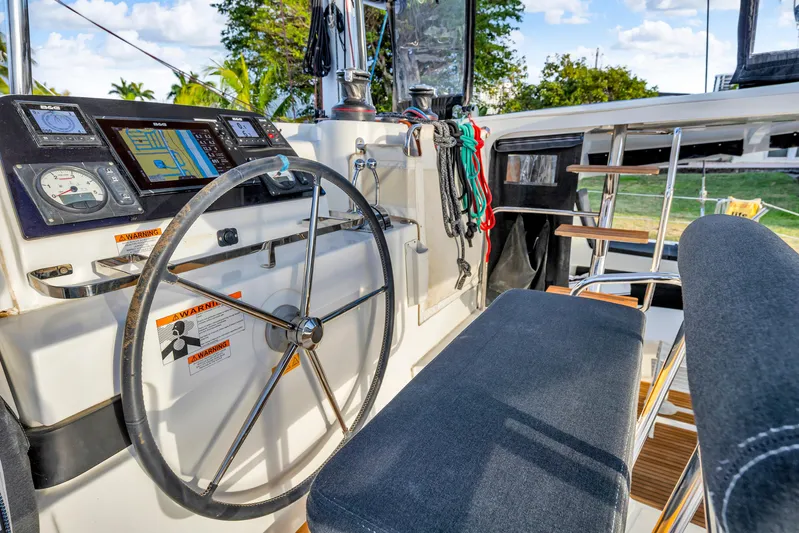 Blue Infinity Yacht Photos Pics 