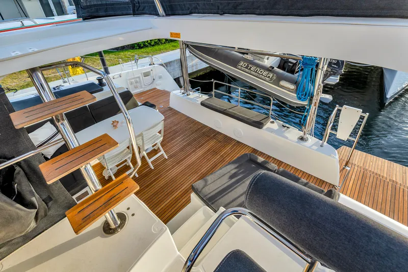 Blue Infinity Yacht Photos Pics 