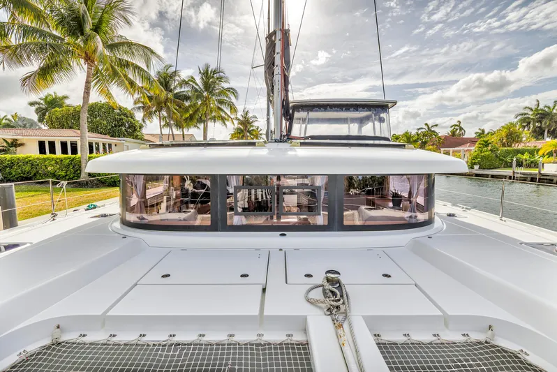 Blue Infinity Yacht Photos Pics 