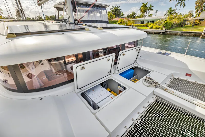 Blue Infinity Yacht Photos Pics 