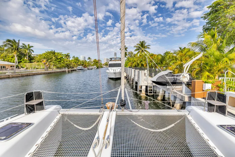 Blue Infinity Yacht Photos Pics 