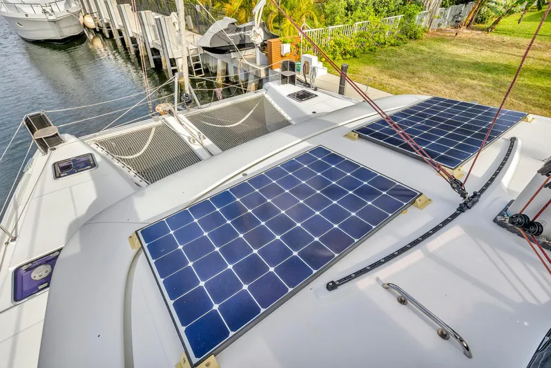 Blue Infinity Yacht Photos Pics 