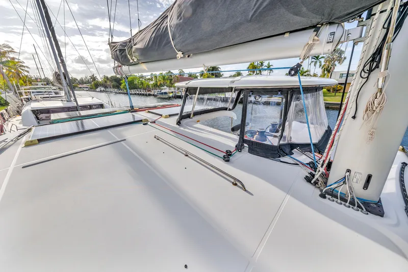 Blue Infinity Yacht Photos Pics 