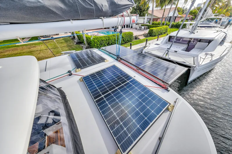 Blue Infinity Yacht Photos Pics 