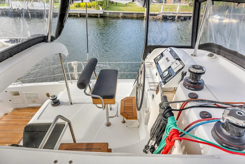 Blue Infinity Yacht Photos Pics 