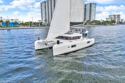 Lagoon 42