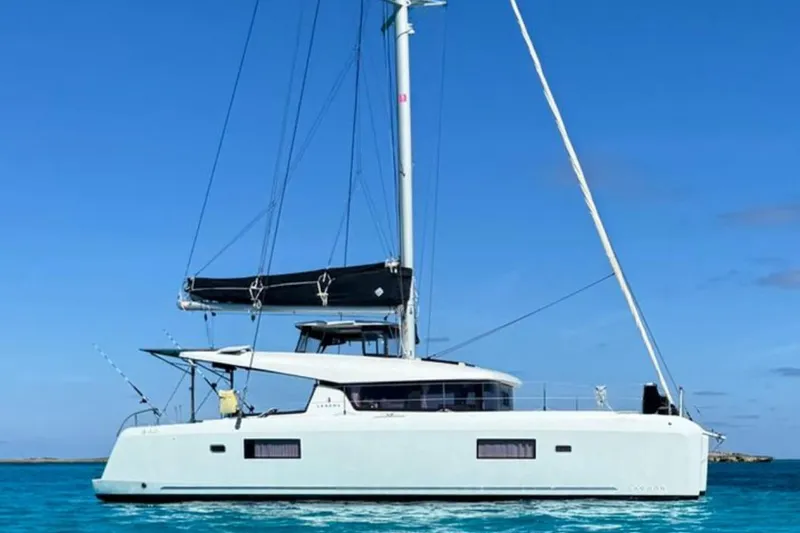 Blue Infinity Yacht Photos Pics Lagoon 42 Blue Infinity Owners Version Catamaran Brokerage