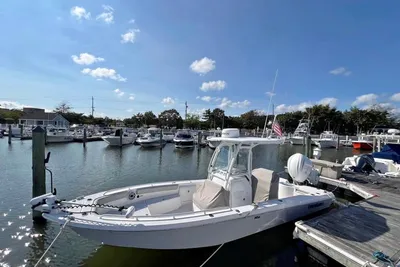 Everglades 243 Center Console