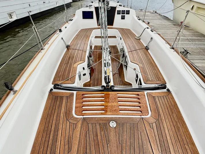 Easterly Yacht Photos Pics 2009 e Sailing Yachts e33 with sleek wooden deck and modern design.