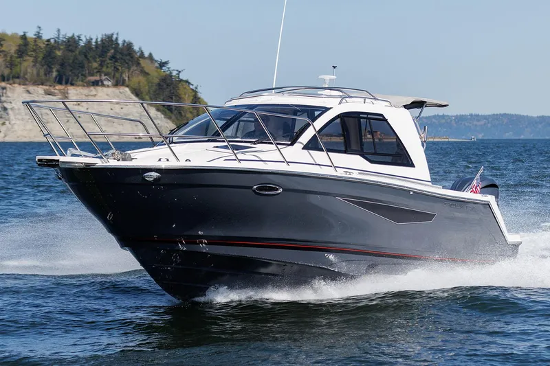  Yacht Photos Pics Manufacturer Provided Image: 2024 Solara S-250 Coupe cruising on open water.