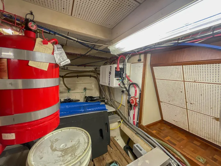 Tallulah Yacht Photos Pics Engine Room